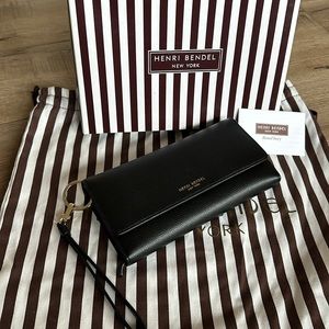 Henri Bendel wristlet wallet